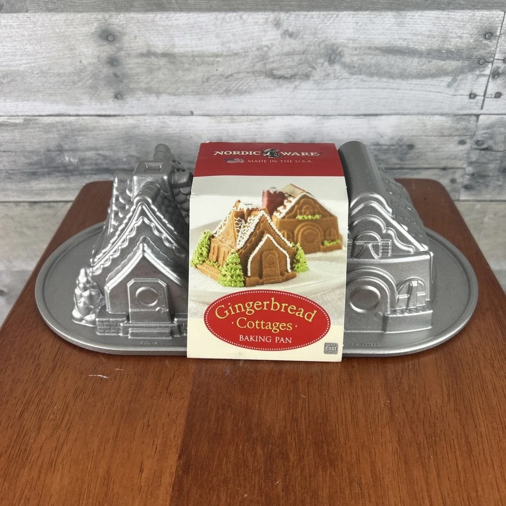 Nordic Ware Gingerbread House Duet Cake Pan 5-Cup Cast Aluminum Nonstick NEW